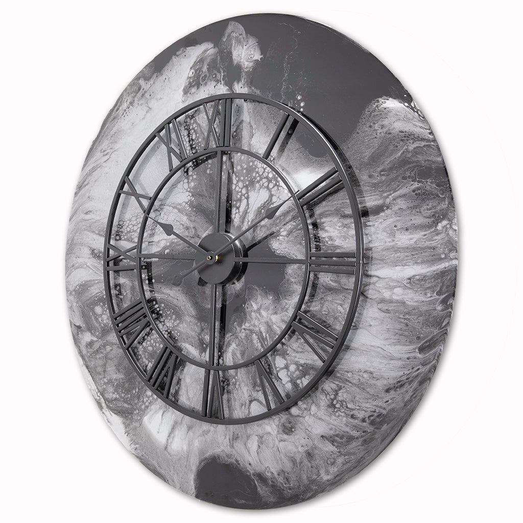 Wall clock in Midnight black